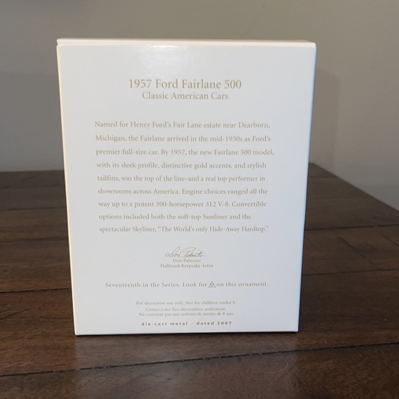 Hallmark 1957 Ford Fairlane 500 Classic Car Ornament - Picture 7 of 8